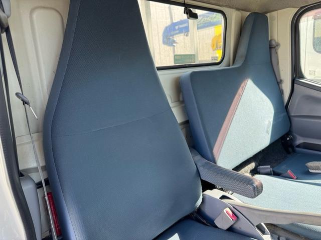 キャンター MT5 2トン 全低床平ボディ 標準ボディ 荷台板張り ナビ Bluetooth TV 前後ドライブレコーダー 電格格納ミラー 5t限定準中型免許 車両重量2160kg 車両総重量4325kg 荷寸312×160×197 外寸469×169×197(50枚目)