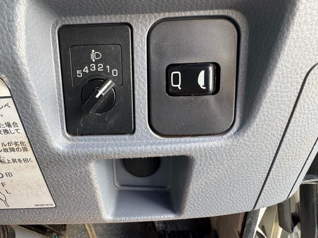 キャンター MT5 2トン 全低床平ボディ 標準ボディ 荷台板張り ナビ Bluetooth TV 前後ドライブレコーダー 電格格納ミラー 5t限定準中型免許 車両重量2160kg 車両総重量4325kg 荷寸312×160×197 外寸469×169×197(53枚目)