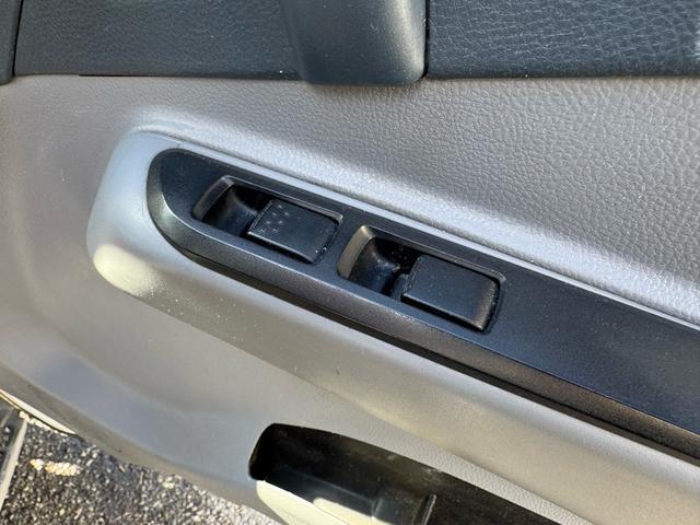 キャンター MT5 2トン 全低床平ボディ 標準ボディ 荷台板張り ナビ Bluetooth TV 前後ドライブレコーダー 電格格納ミラー 5t限定準中型免許 車両重量2160kg 車両総重量4325kg 荷寸312×160×197 外寸469×169×197(55枚目)