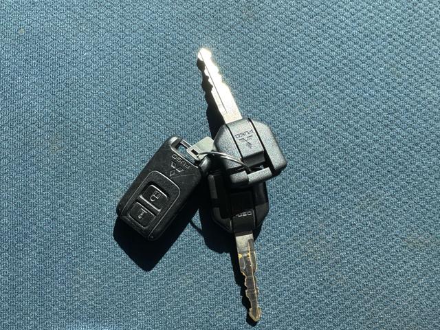 キャンター MT5 2トン 全低床平ボディ 標準ボディ 荷台板張り ナビ Bluetooth TV 前後ドライブレコーダー 電格格納ミラー 5t限定準中型免許 車両重量2160kg 車両総重量4325kg 荷寸312×160×197 外寸469×169×197(58枚目)