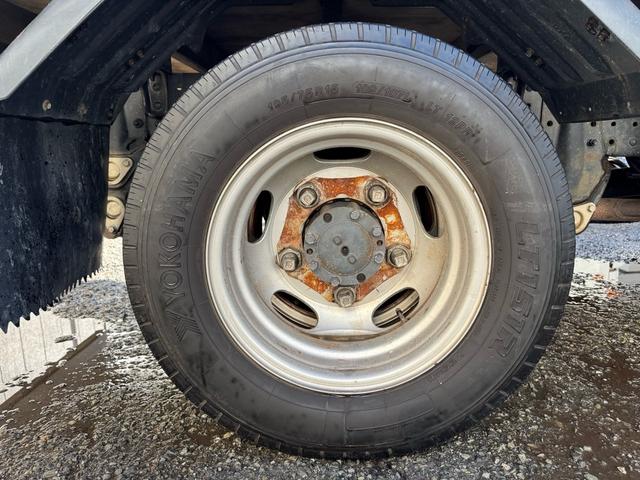 キャンター MT5 2トン 全低床平ボディ 標準ボディ 荷台板張り ナビ Bluetooth TV 前後ドライブレコーダー 電格格納ミラー 5t限定準中型免許 車両重量2160kg 車両総重量4325kg 荷寸312×160×197 外寸469×169×197(76枚目)