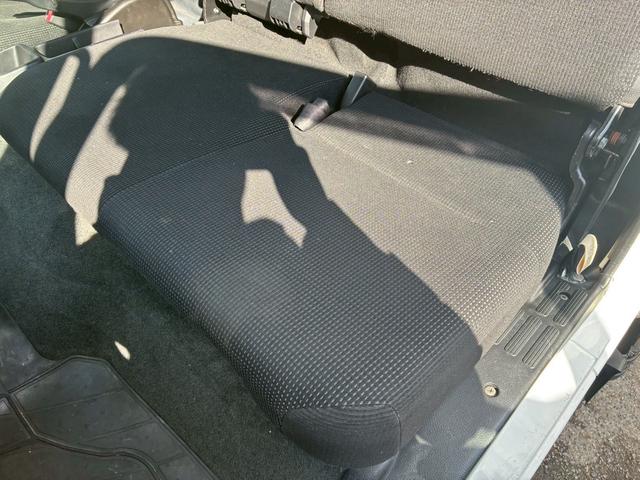 キャンター AT 2トン 平ボディ ワイドロング 荷台板張り 荷台塗装済 あおり開封補助装置 ロープフック 3方開 乗車定員3人 ETC 2トントラック 5トン限定準中型免許 車両重量2770kg 車両総重量4935kg 荷寸436×208×38 外寸624×218×220(50枚目)