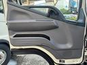 ＭＴ５　４．８トン　５トン　ワイドキャブ　荷台鉄板張り　５トンベース　８ｔ限定中型免許　車両重量３０３０ｋｇ　車両総重量７９９５ｋｇ　あゆみ掛　３方開　メッキパーツ　相調インパネ　ナビ　バックカメラ　ＴＶ　荷寸３５０×１９７×３８　外寸５３２×２１１×３８（79枚目）