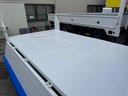 ＭＴ５　２トン　全低床ダンプ　新品コボレーン　荷台塗装済み　メッキパーツ　相調インパネ　シートカバー付き　電格格納ミラー　路肩灯　３方開　乗車定員３人　５トン限定準中型免許対応　車両重量２７７０ｋｋｇ　車両総重量４９３５ｋｇ　荷寸３０５×１５９×３８（37枚目）