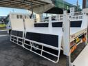 ＡＴ　４トン　平ボディ　パワーゲート付き　ワイドロング　極東垂直式パワーゲート（Ｖ６０３Ｂ－１ＭＫＴ２）　荷台鉄板張り　２段階式あおり　電格格納ミラー　８ｔ限定中型免許　車両重量３５９０ｋｇ　車両総重量７７５５ｋｇ　荷寸４３３×１９８×２２８（34枚目）