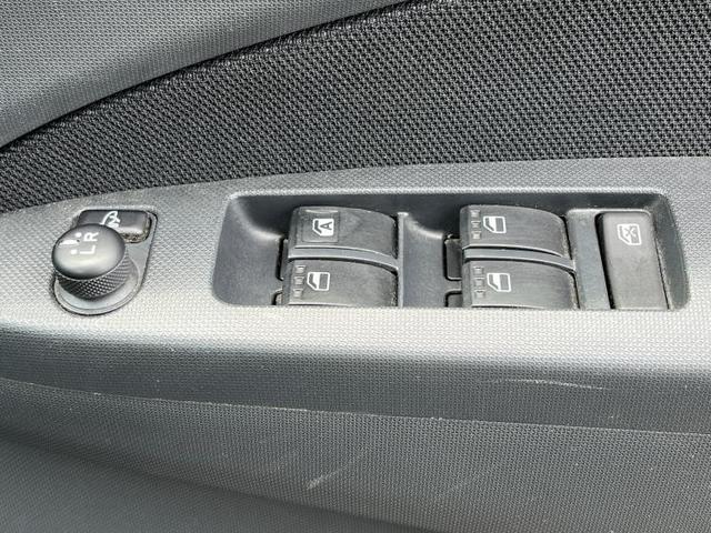 カスタムX 社外 メモリーナビ/ヘッドランプ HID/EBD付ABS/エアバッグ 運転席/エアバッグ 助手席/アルミホイール 純正 15インチ/パワーウインドウ/キーレスエントリー/オートエアコン 盗難防止装置(16枚目)