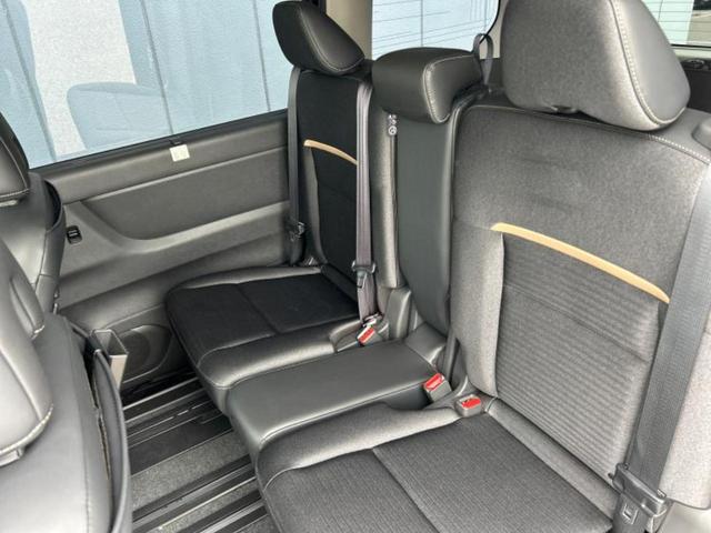 セレナ ｅパワーハイウェイスターＶ　新品タイヤ／保証書／純正　１２．３インチ　メモリーナビ／フリップダウンモニター　純正　１１インチ／インテリジェントルームミラー／エマージェンシーブレーキ／両側電動スライドドア　衝突被害軽減システム（8枚目）