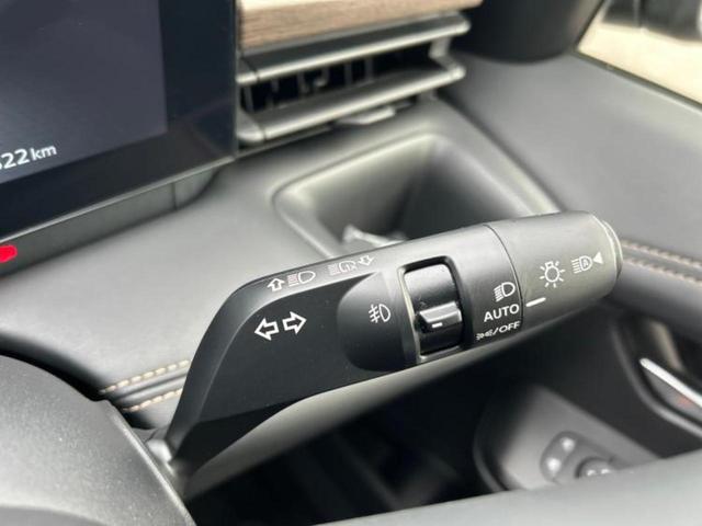 セレナ ｅパワーハイウェイスターＶ　新品タイヤ／保証書／純正　１２．３インチ　メモリーナビ／フリップダウンモニター　純正　１１インチ／インテリジェントルームミラー／エマージェンシーブレーキ／両側電動スライドドア　衝突被害軽減システム（16枚目）