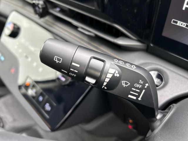 セレナ ｅパワーハイウェイスターＶ　新品タイヤ／保証書／純正　１２．３インチ　メモリーナビ／フリップダウンモニター　純正　１１インチ／インテリジェントルームミラー／エマージェンシーブレーキ／両側電動スライドドア　衝突被害軽減システム（17枚目）