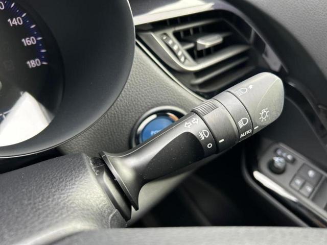 Ｃ－ＨＲ Ｇモードネロセーフティプラス２　新品タイヤ／ＴＲＤエアロ／保証書／ディスプレイオーディオ＋ナビ８インチ／トヨタセーフティセンス／シートヒーター　前席／パノラミックビューモニター／車線逸脱防止支援システム／シート　ハーフレザー　ＥＴＣ（16枚目）