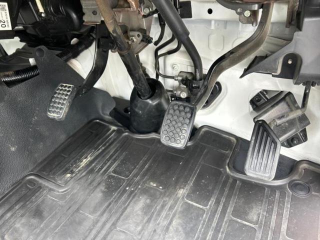 ハイゼットトラック ４ＷＤスタンダード　新品タイヤ／保証書／スマートアシスト（トヨタ・ダイハツ）／車線逸脱防止支援システム／ＥＢＤ付ＡＢＳ／横滑り防止装置／パワーウインドウ／エンジンスタートボタン／パワーステアリング／オートライト　４ＷＤ（30枚目）