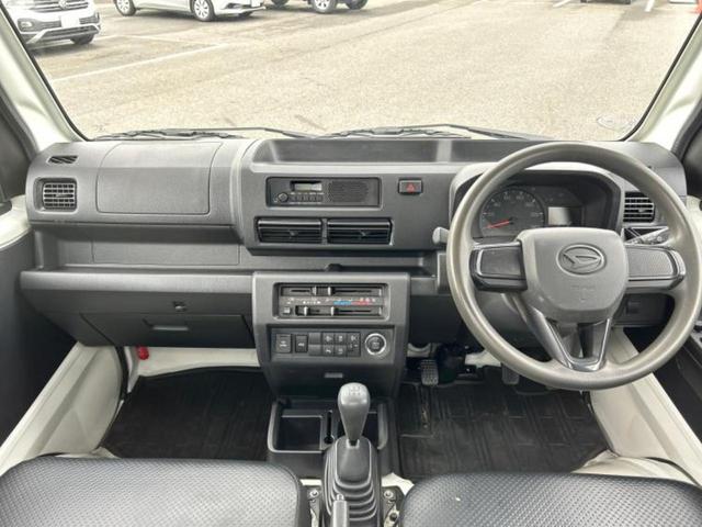 ハイゼットトラック ４ＷＤスタンダード　新品タイヤ／保証書／スマートアシスト（トヨタ・ダイハツ）／車線逸脱防止支援システム／ＥＢＤ付ＡＢＳ／横滑り防止装置／パワーウインドウ／エンジンスタートボタン／パワーステアリング／オートライト　４ＷＤ（41枚目）