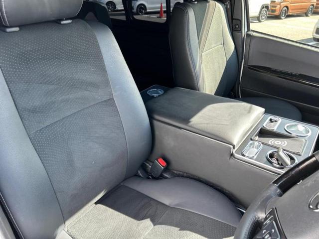 ハイエースバン ４ＷＤロングスーパーＧＬダークプライム２　ＭＲＴ２　モデリスタエアロ／保証書／社外　８インチ　ＳＤナビ／トヨタセーフティセンス／車線逸脱防止支援システム／シート　ハーフレザー／ドライブレコーダー　前後／ヘッドランプ　ＬＥＤ／ＵＳＢジャック　ターボ（4枚目）