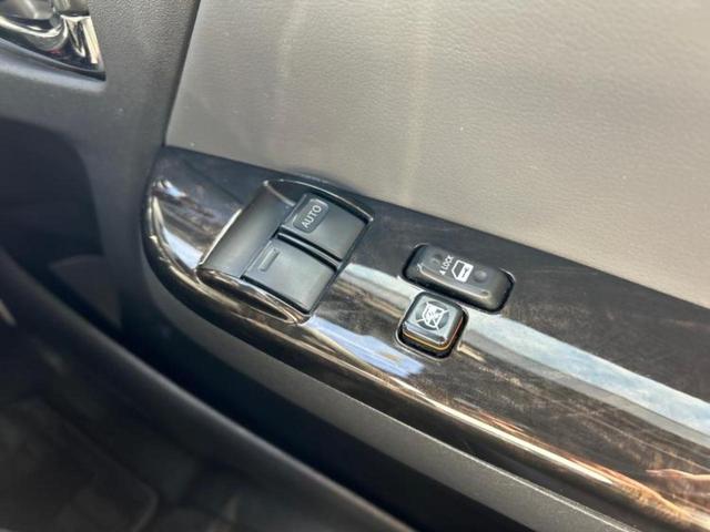 ハイエースバン ４ＷＤロングスーパーＧＬダークプライム２　ＭＲＴ２　モデリスタエアロ／保証書／社外　８インチ　ＳＤナビ／トヨタセーフティセンス／車線逸脱防止支援システム／シート　ハーフレザー／ドライブレコーダー　前後／ヘッドランプ　ＬＥＤ／ＵＳＢジャック　ターボ（28枚目）