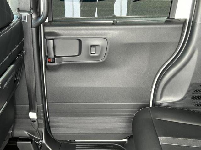 Ｎ－ＢＯＸカスタム ターボコーディネートスタイルモノトーン　保証書／純正　８インチ　ナビ／ホンダセンシング／両側電動スライドドア／シートヒーター　前席／車線逸脱防止支援システム／シート　合皮／パーキングアシスト　バックガイド／ヘッドランプ　ＬＥＤ　ターボ（21枚目）