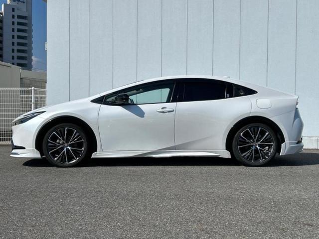 プリウス Ｚ　新品タイヤ／モデリスタエアロ／保証書／純正　１２．３インチ　メモリーナビ／デジタルインナーミラー／トヨタセーフティセンス／エアーシート　前席／パノラミックビューモニター／車線逸脱防止支援システム（2枚目）