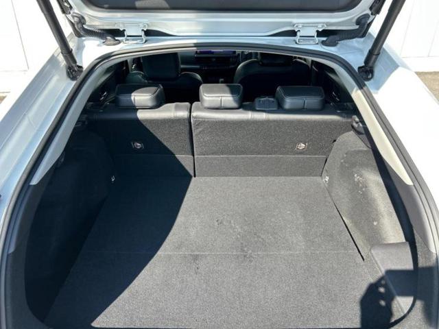 プリウス Ｚ　新品タイヤ／モデリスタエアロ／保証書／純正　１２．３インチ　メモリーナビ／デジタルインナーミラー／トヨタセーフティセンス／エアーシート　前席／パノラミックビューモニター／車線逸脱防止支援システム（8枚目）