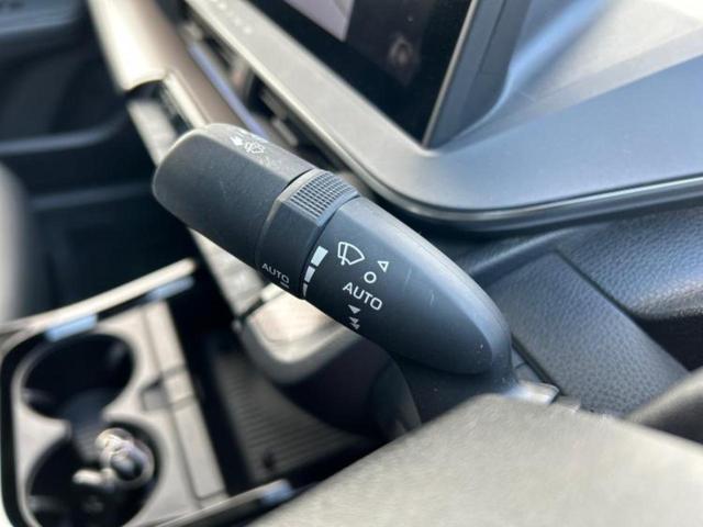 プリウス Ｚ　新品タイヤ／モデリスタエアロ／保証書／純正　１２．３インチ　メモリーナビ／デジタルインナーミラー／トヨタセーフティセンス／エアーシート　前席／パノラミックビューモニター／車線逸脱防止支援システム（17枚目）