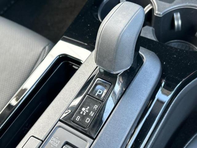 プリウス Ｚ　新品タイヤ／モデリスタエアロ／保証書／純正　１２．３インチ　メモリーナビ／デジタルインナーミラー／トヨタセーフティセンス／エアーシート　前席／パノラミックビューモニター／車線逸脱防止支援システム（18枚目）