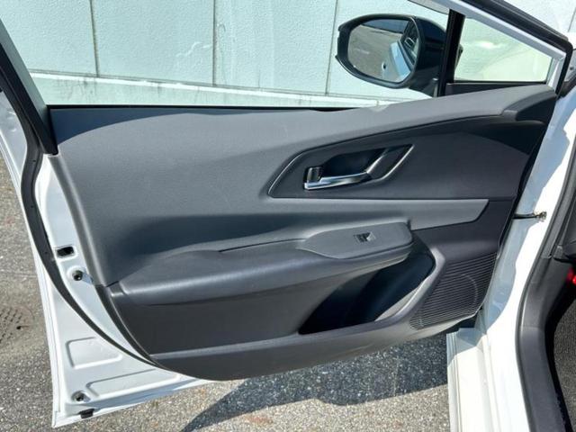 プリウス Ｚ　新品タイヤ／モデリスタエアロ／保証書／純正　１２．３インチ　メモリーナビ／デジタルインナーミラー／トヨタセーフティセンス／エアーシート　前席／パノラミックビューモニター／車線逸脱防止支援システム（22枚目）