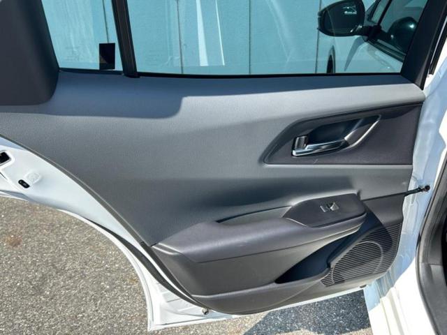 プリウス Ｚ　新品タイヤ／モデリスタエアロ／保証書／純正　１２．３インチ　メモリーナビ／デジタルインナーミラー／トヨタセーフティセンス／エアーシート　前席／パノラミックビューモニター／車線逸脱防止支援システム（23枚目）