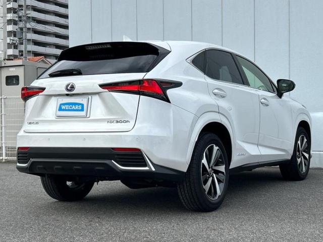 NX NX300hスパイスアンドシック サンルーフ/保証書/純正 10.3インチ メモリーナビ/プリクラッシュセーフティ/エアーシート 前席/パノラミックビューモニター/車線逸脱防止支援システム/シート フルレザー 革シート 全周囲カメラ(3枚目)