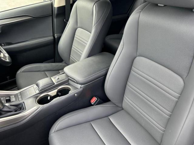 NX NX300hスパイスアンドシック サンルーフ/保証書/純正 10.3インチ メモリーナビ/プリクラッシュセーフティ/エアーシート 前席/パノラミックビューモニター/車線逸脱防止支援システム/シート フルレザー 革シート 全周囲カメラ(6枚目)