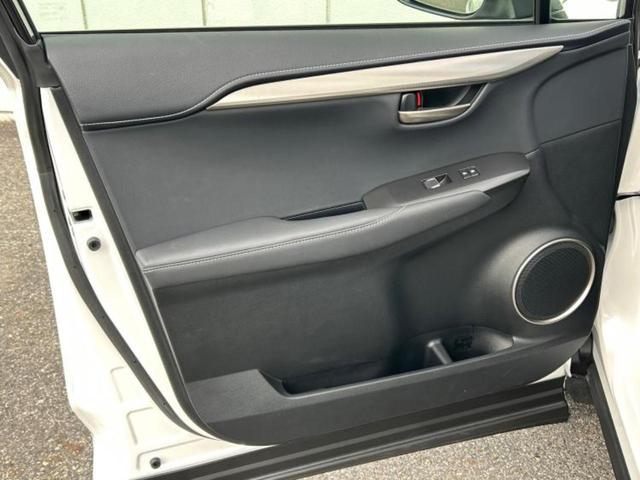 NX NX300hスパイスアンドシック サンルーフ/保証書/純正 10.3インチ メモリーナビ/プリクラッシュセーフティ/エアーシート 前席/パノラミックビューモニター/車線逸脱防止支援システム/シート フルレザー 革シート 全周囲カメラ(21枚目)