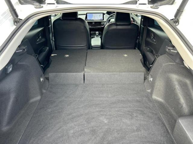 プリウス 4WD Z 新品タイヤ/パノラマルーフ/純正エアロ/保証書/ディスプレイオーディオ+ナビ12.3インチ/デジタルインナーミラー/トヨタセーフティセンス/エアーシート 前席/全方位モニター サンルーフ ローダウン(19枚目)