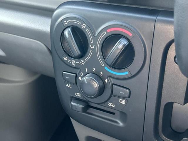 NV100クリッパーバン DX 新品タイヤ/保証書/エアバッグ 運転席/エアバッグ 助手席/キーレスエントリー/パワーステアリング/マニュアルエアコン/取扱説明書/ユーザー買取車/UVカットガラス/ヘッドライトレベライザー/ラジオ(17枚目)