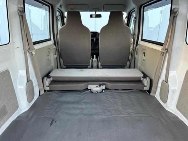 NV100クリッパーバン DX 新品タイヤ/保証書/エアバッグ 運転席/エアバッグ 助手席/キーレスエントリー/パワーステアリング/マニュアルエアコン/取扱説明書/ユーザー買取車/UVカットガラス/ヘッドライトレベライザー/ラジオ(19枚目)