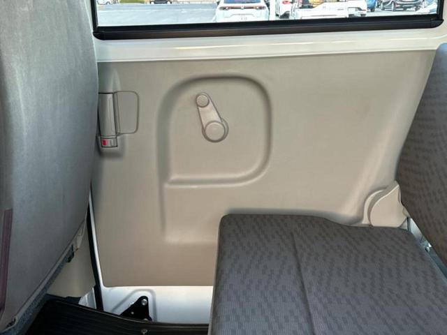 NV100クリッパーバン DX 新品タイヤ/保証書/エアバッグ 運転席/エアバッグ 助手席/キーレスエントリー/パワーステアリング/マニュアルエアコン/取扱説明書/ユーザー買取車/UVカットガラス/ヘッドライトレベライザー/ラジオ(21枚目)