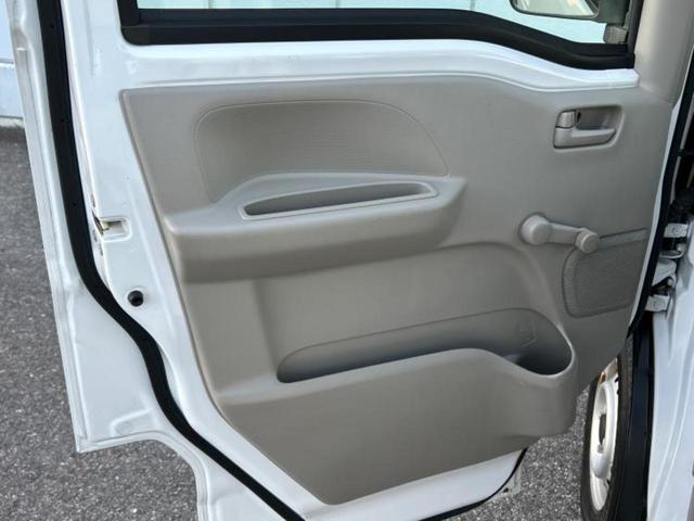 NV100クリッパーバン DX 新品タイヤ/保証書/エアバッグ 運転席/エアバッグ 助手席/キーレスエントリー/パワーステアリング/マニュアルエアコン/取扱説明書/ユーザー買取車/UVカットガラス/ヘッドライトレベライザー/ラジオ(22枚目)