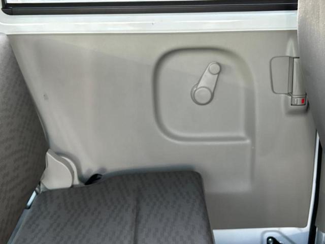 NV100クリッパーバン DX 新品タイヤ/保証書/エアバッグ 運転席/エアバッグ 助手席/キーレスエントリー/パワーステアリング/マニュアルエアコン/取扱説明書/ユーザー買取車/UVカットガラス/ヘッドライトレベライザー/ラジオ(23枚目)