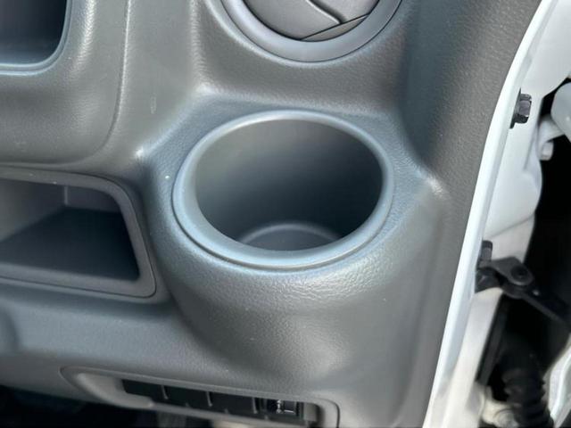 NV100クリッパーバン DX 新品タイヤ/保証書/エアバッグ 運転席/エアバッグ 助手席/キーレスエントリー/パワーステアリング/マニュアルエアコン/取扱説明書/ユーザー買取車/UVカットガラス/ヘッドライトレベライザー/ラジオ(29枚目)