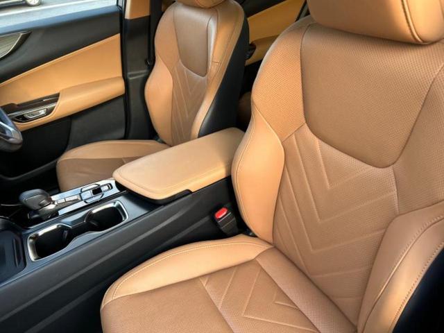 ＮＸ ＮＸ２５０バージョンＬ　保証書／ディスプレイオーディオ＋ナビ１２．３インチ／プリクラッシュセーフティ／シートヒーター／パノラミックビューモニター／車線逸脱防止支援システム／シート　フルレザー　革シート　衝突被害軽減システム（6枚目）