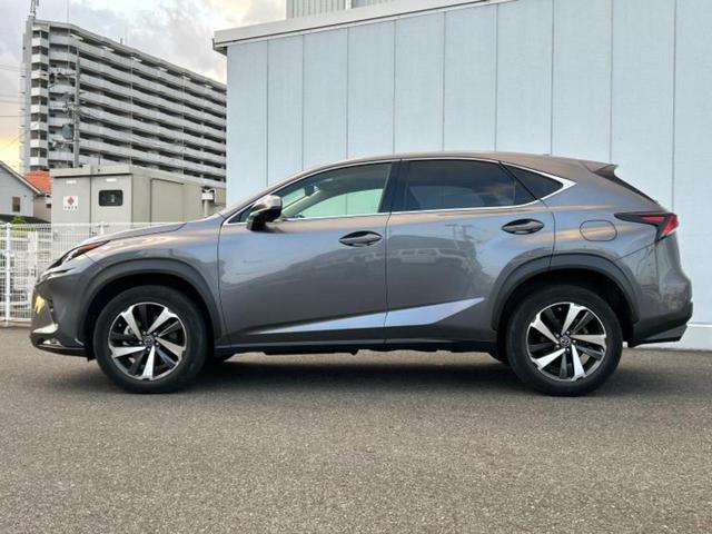 ＮＸ ＮＸ３００バージョンＬ　新品タイヤ／保証書／純正　１０．３インチ　メモリーナビ／プリクラッシュセーフティ／シートヒーター　全席／パノラミックビューモニター／車線逸脱防止支援システム／シート　フルレザー　革シート　ターボ（2枚目）