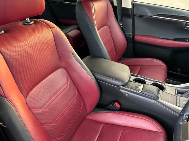 ＮＸ ＮＸ３００バージョンＬ　新品タイヤ／保証書／純正　１０．３インチ　メモリーナビ／プリクラッシュセーフティ／シートヒーター　全席／パノラミックビューモニター／車線逸脱防止支援システム／シート　フルレザー　革シート　ターボ（4枚目）