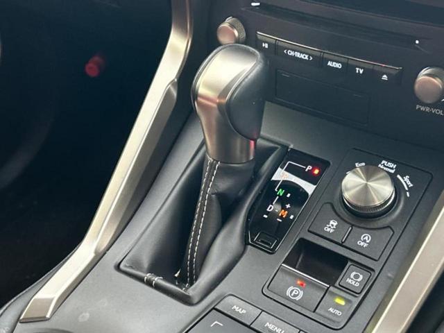 ＮＸ ＮＸ３００バージョンＬ　新品タイヤ／保証書／純正　１０．３インチ　メモリーナビ／プリクラッシュセーフティ／シートヒーター　全席／パノラミックビューモニター／車線逸脱防止支援システム／シート　フルレザー　革シート　ターボ（18枚目）