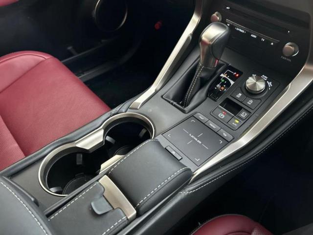 ＮＸ ＮＸ３００バージョンＬ　新品タイヤ／保証書／純正　１０．３インチ　メモリーナビ／プリクラッシュセーフティ／シートヒーター　全席／パノラミックビューモニター／車線逸脱防止支援システム／シート　フルレザー　革シート　ターボ（30枚目）