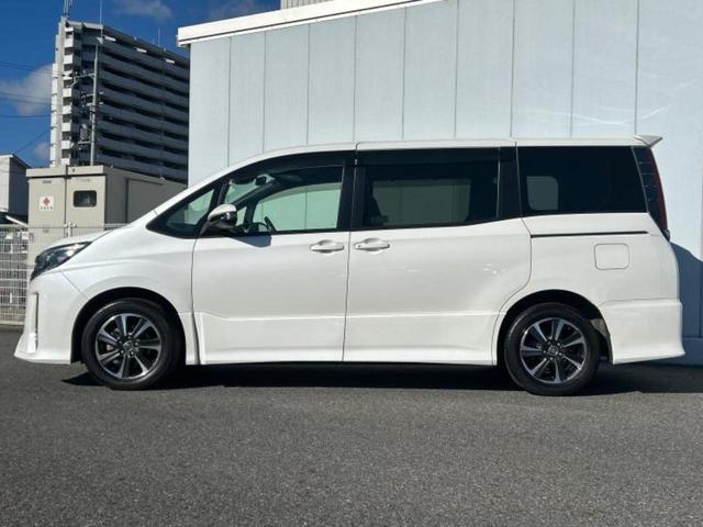 ノア Si 新品タイヤ/保証書/社外 SDナビ/トヨタセーフティセンス/両側電動スライドドア/車線逸脱防止支援システム/ヘッドランプ LED/USBジャック/Bluetooth接続/ETC/EBD付ABS(2枚目)