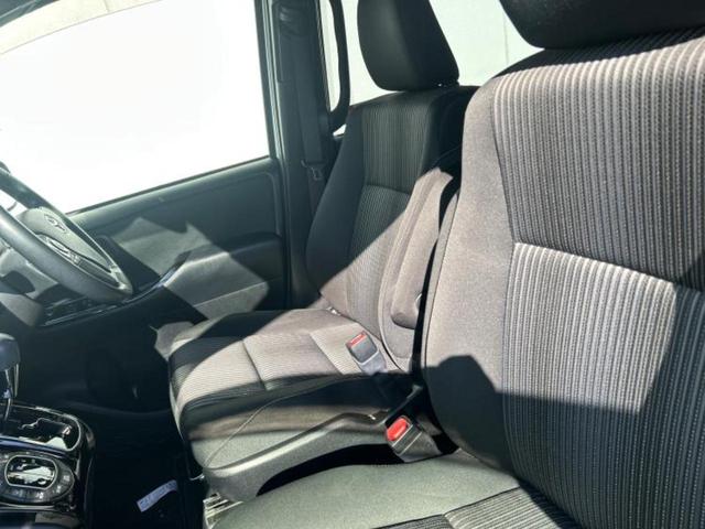 ノア Si 新品タイヤ/保証書/社外 SDナビ/トヨタセーフティセンス/両側電動スライドドア/車線逸脱防止支援システム/ヘッドランプ LED/USBジャック/Bluetooth接続/ETC/EBD付ABS(7枚目)