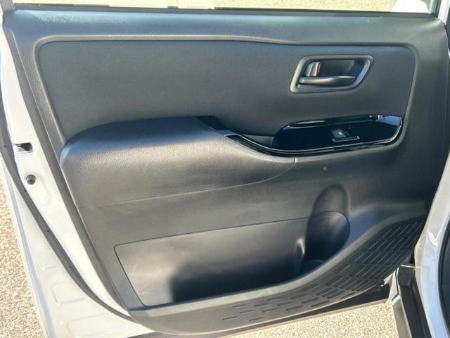 ノア Si 新品タイヤ/保証書/社外 SDナビ/トヨタセーフティセンス/両側電動スライドドア/車線逸脱防止支援システム/ヘッドランプ LED/USBジャック/Bluetooth接続/ETC/EBD付ABS(24枚目)