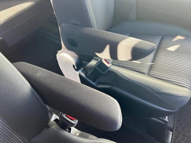 ノア Si 新品タイヤ/保証書/社外 SDナビ/トヨタセーフティセンス/両側電動スライドドア/車線逸脱防止支援システム/ヘッドランプ LED/USBジャック/Bluetooth接続/ETC/EBD付ABS(33枚目)