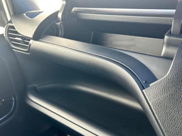 ノア Si 新品タイヤ/保証書/社外 SDナビ/トヨタセーフティセンス/両側電動スライドドア/車線逸脱防止支援システム/ヘッドランプ LED/USBジャック/Bluetooth接続/ETC/EBD付ABS(39枚目)