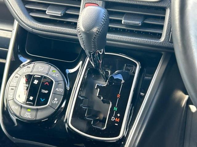 ヴォクシー ＺＳキラメキ３　保証書／純正　９インチ　ＳＤナビ／トヨタセーフティセンス／両側電動スライドドア／車線逸脱防止支援システム／シート　ハーフレザー／パーキングアシスト　バックガイド／ドライブレコーダー　前後　ワンオーナー（18枚目）