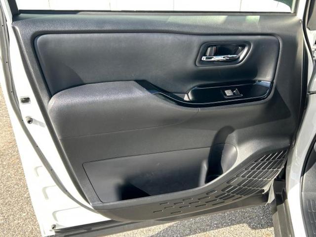 ヴォクシー ＺＳキラメキ３　保証書／純正　９インチ　ＳＤナビ／トヨタセーフティセンス／両側電動スライドドア／車線逸脱防止支援システム／シート　ハーフレザー／パーキングアシスト　バックガイド／ドライブレコーダー　前後　ワンオーナー（24枚目）