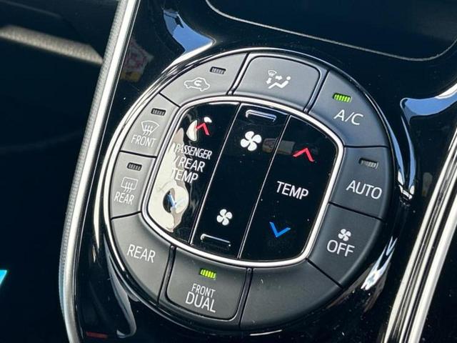 ヴォクシー ＺＳキラメキ３　保証書／純正　９インチ　ＳＤナビ／トヨタセーフティセンス／両側電動スライドドア／車線逸脱防止支援システム／シート　ハーフレザー／パーキングアシスト　バックガイド／ドライブレコーダー　前後　ワンオーナー（32枚目）