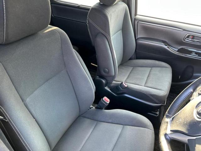 エスクァイア Xi 保証書/純正 9インチ SDナビ/フリップダウンモニター 純正 12.1インチ/トヨタセーフティセンス/両側電動スライドドア/車線逸脱防止支援システム/パーキングアシスト バックガイド バックカメラ(4枚目)