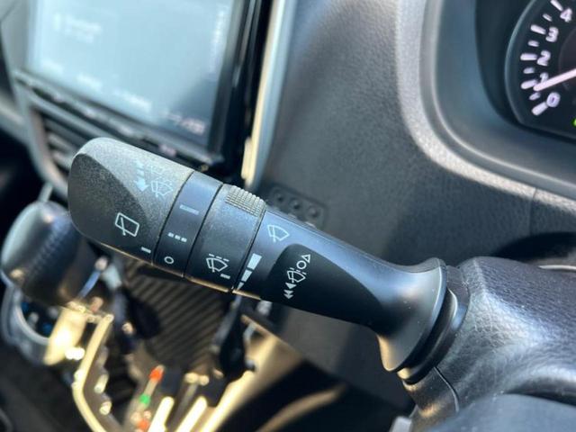 エスクァイア Xi 保証書/純正 9インチ SDナビ/フリップダウンモニター 純正 12.1インチ/トヨタセーフティセンス/両側電動スライドドア/車線逸脱防止支援システム/パーキングアシスト バックガイド バックカメラ(17枚目)